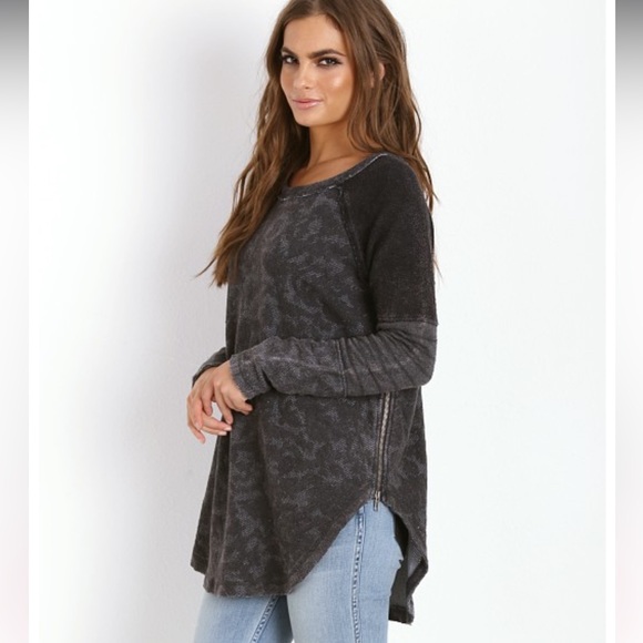 Free People Tops - Free People Bed Of Roses Jacquard Womens S Sweater Black Floral Round Neck Tunic